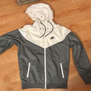 Nike Men's White and Gray Windbreaker Jacket